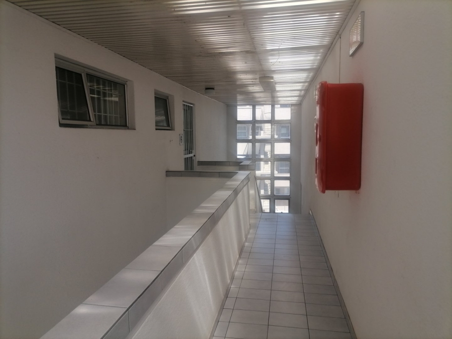 2 Bedroom Property for Sale in Bellville Central Western Cape